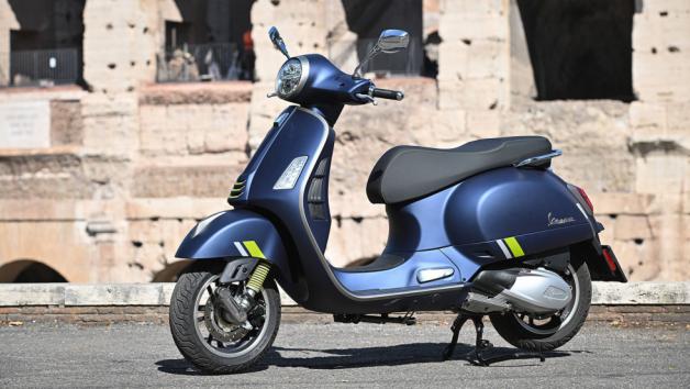 Η νέα Vespa GTS γίνεται δική σου με δώρα στην Piaggio Παπαλεξανδράκης στο Περιστέρι